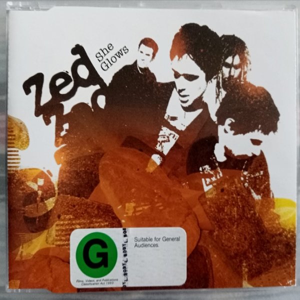 Album Zed - She Glows