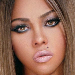 Lil' Kim : The Naked Truth
