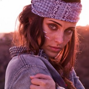 Lyrics Jessica Lowndes